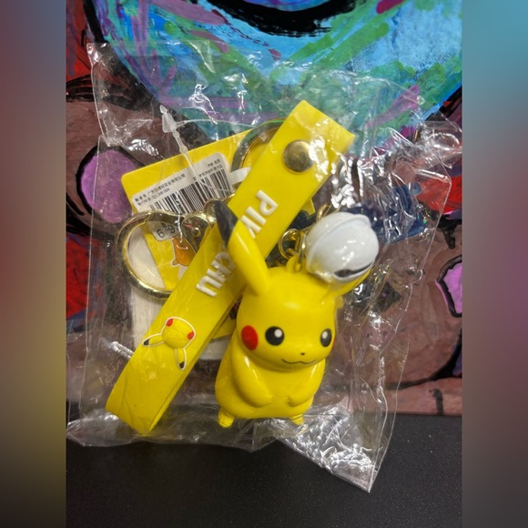 Pokemon Pikachu Keychain & 1 Pokemon Cards - Picture 3 of 4